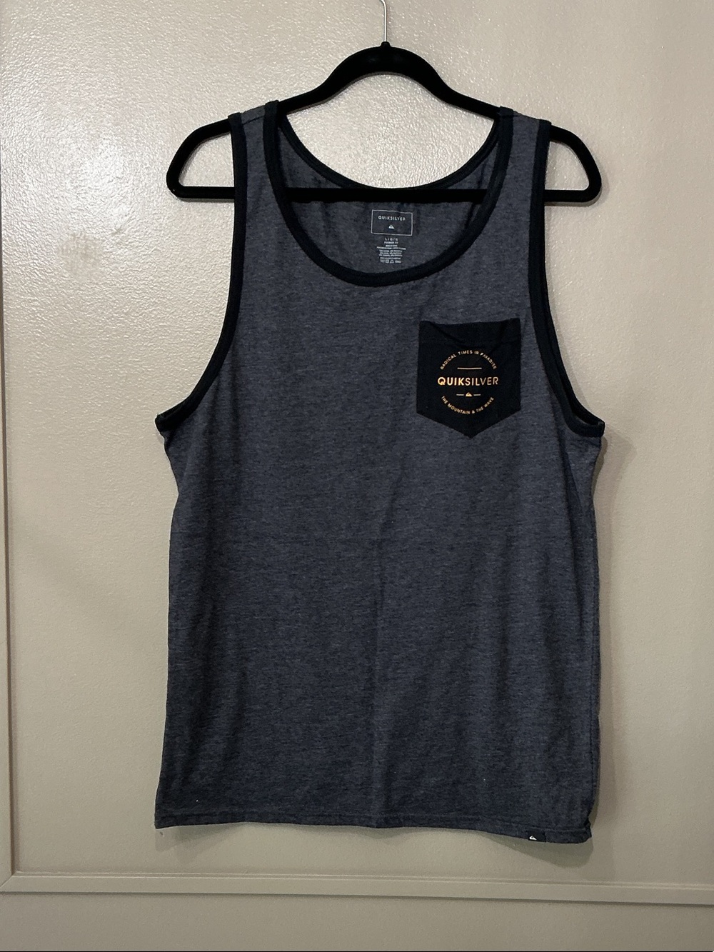 Quiksilver Men's Heather Gray Tank with Black Trim and Logo Pocket